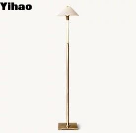 Ivory Linen Slope Shade Modern LED Tripod Floor Lamp Tinggi yang dapat disesuaikan